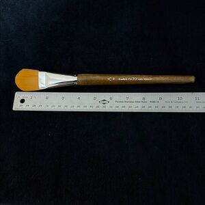 Premiere ALTO Artist Paintbrush with Wooden Handle - A915